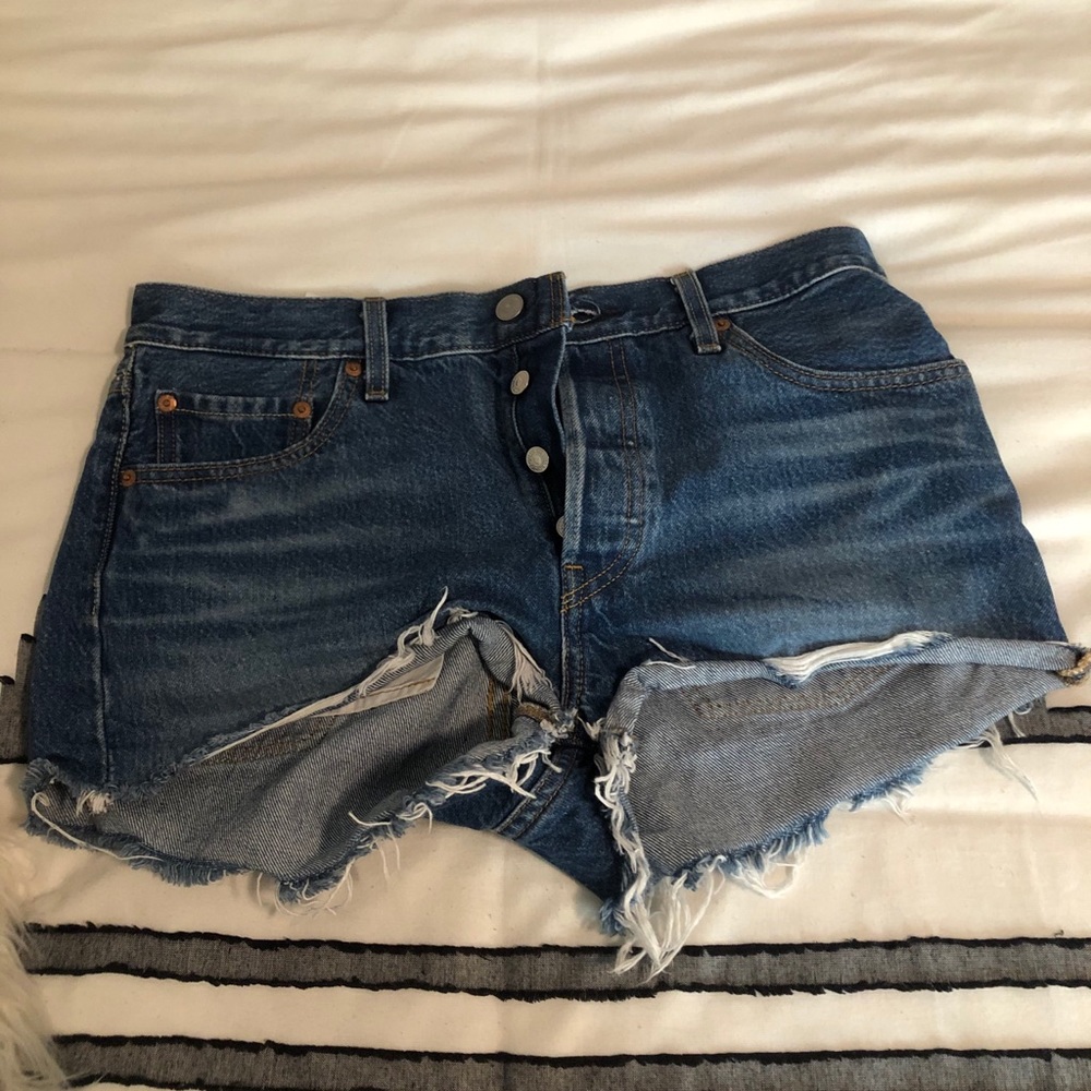 Levi short shorts